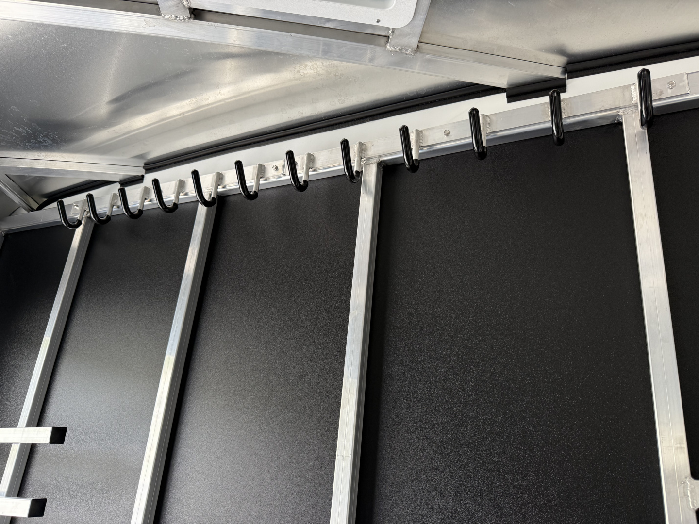 New 2025 Shadow 2 HORSE SLANT STABLEMATE Stock / Stock Combo Trailer