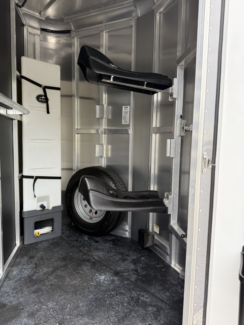 New 2025 Shadow 2 HORSE SLANT STABLEMATE Stock / Stock Combo Trailer