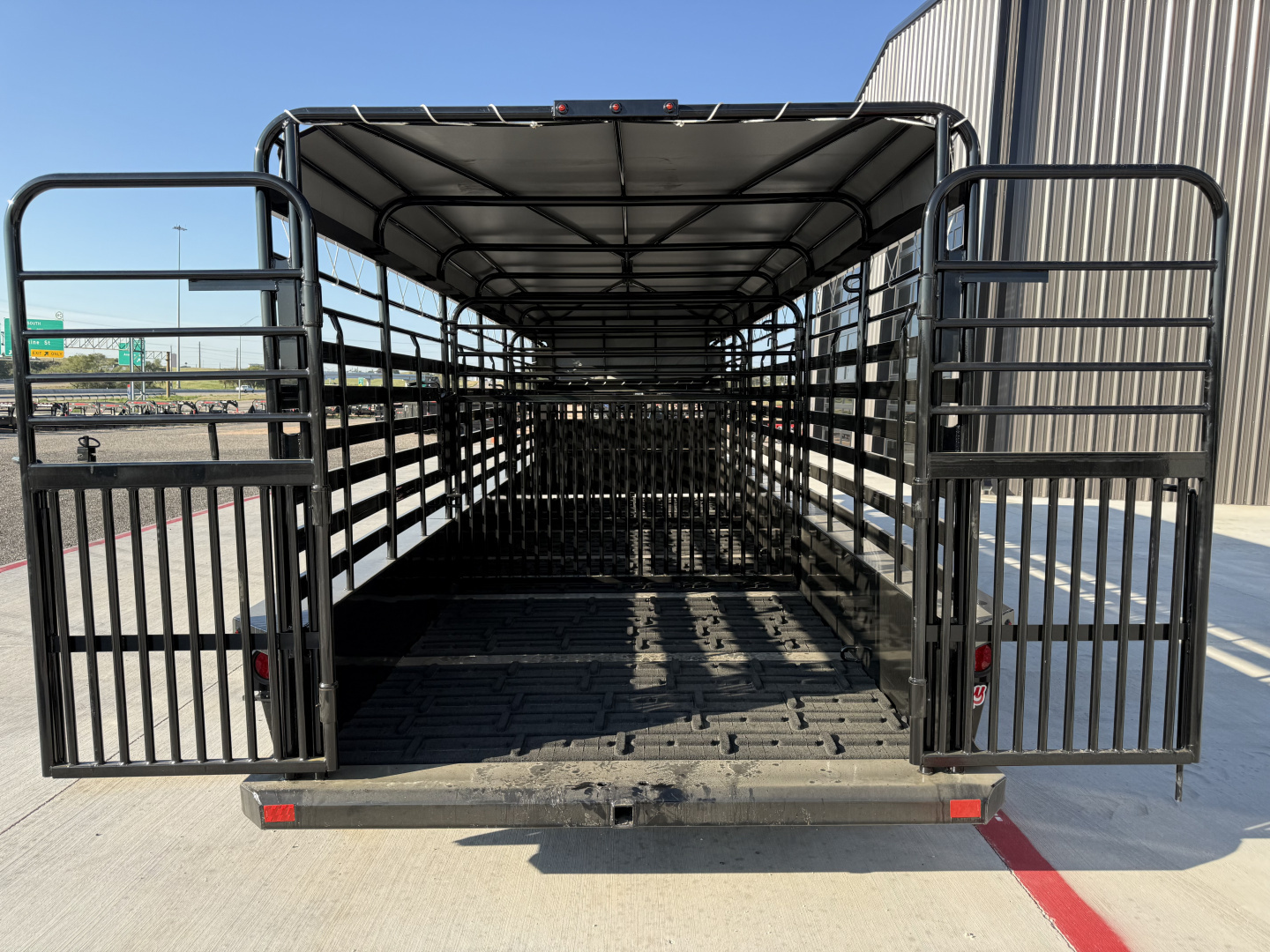 New 2026 Delco 6'8"x24' GN Bar Top Livestock Trailer - B8 Cattleman