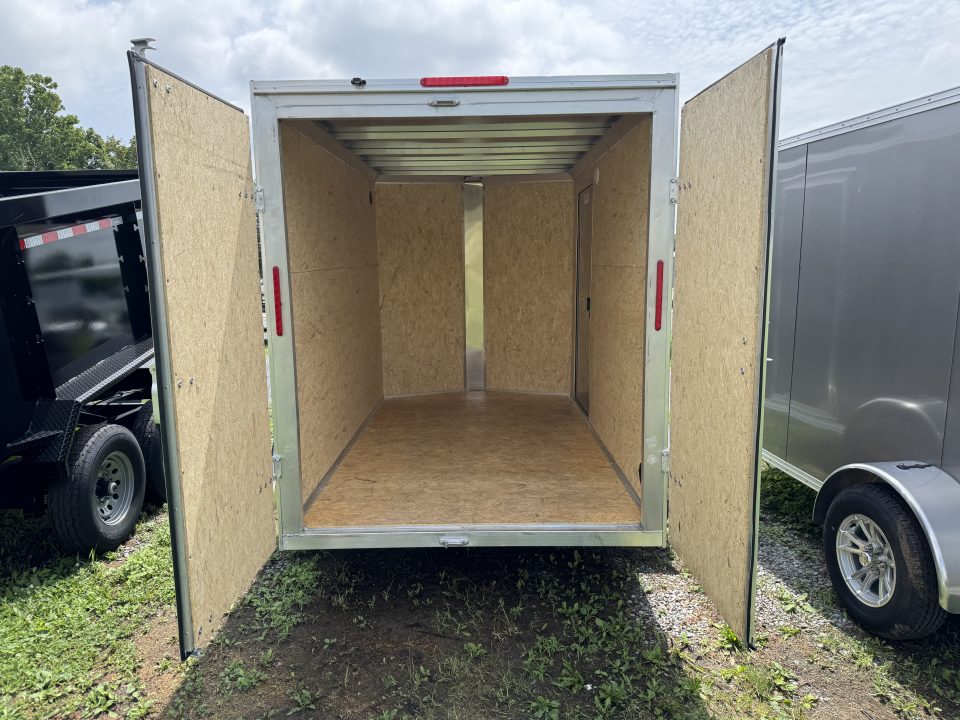 2027 E-Z Hauler photo 3