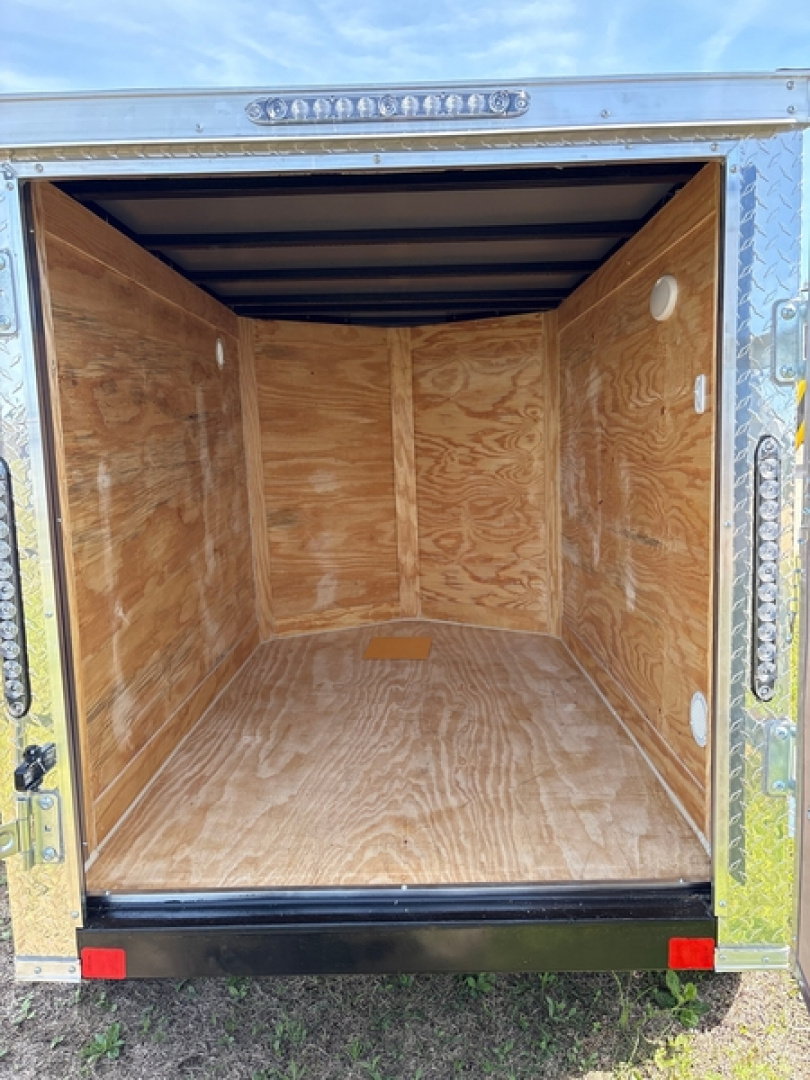 New Diamond Cargo 6' Single Axle Enclosed Cargo