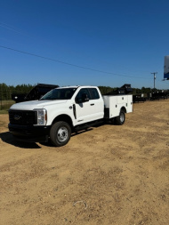 New CM Truck Beds CM 11094VVSS CC DRW