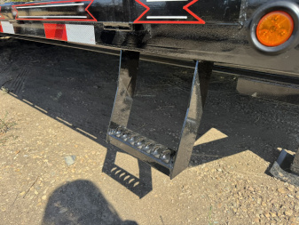 New 2026 Diamond T 8.5-32 Tandem Dual Gooseneck W/ MAXX Ramps 24K GVWR