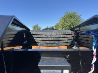 New 2026 Diamond T 8.5-32 Tandem Dual Gooseneck W/ MAXX Ramps 25.9K GVWR