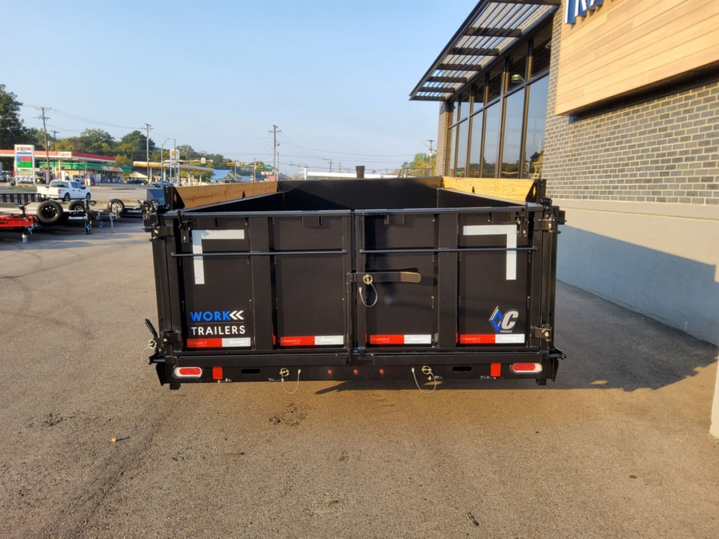New 2026 Diamond C Trailers LPT207