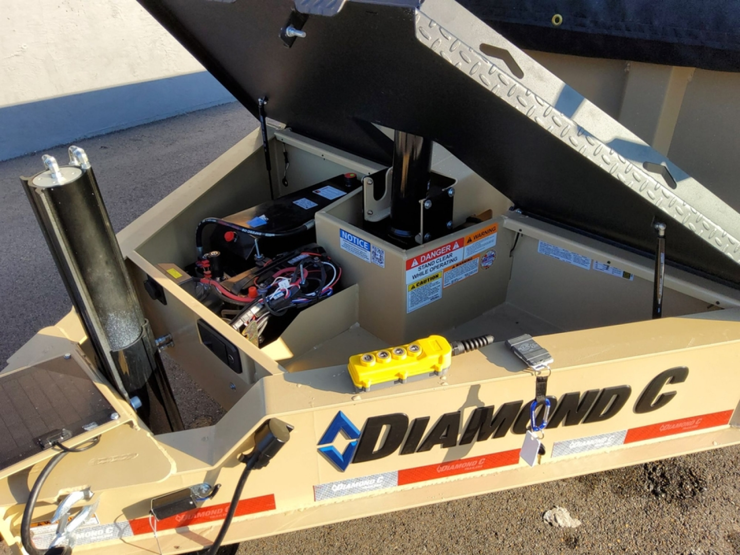 New 2026 Diamond C Trailers LPT208 - PACESETTER Dump Trailer