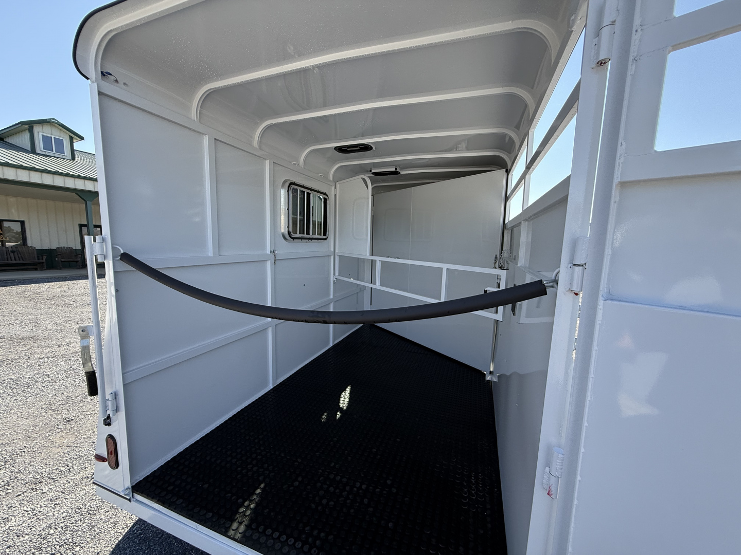 New 2026 Bee 2 Horse Durango Slant Load Horse Trailer