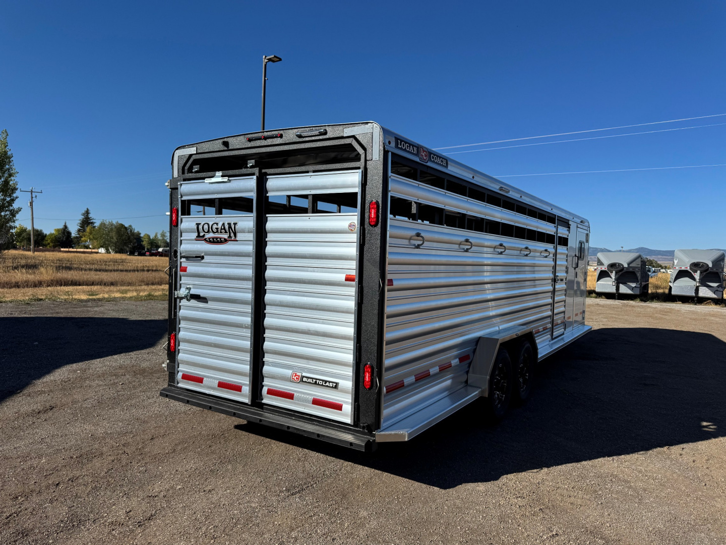 New 2026 Logan Coach 26' Stockman Combo-Dual Door