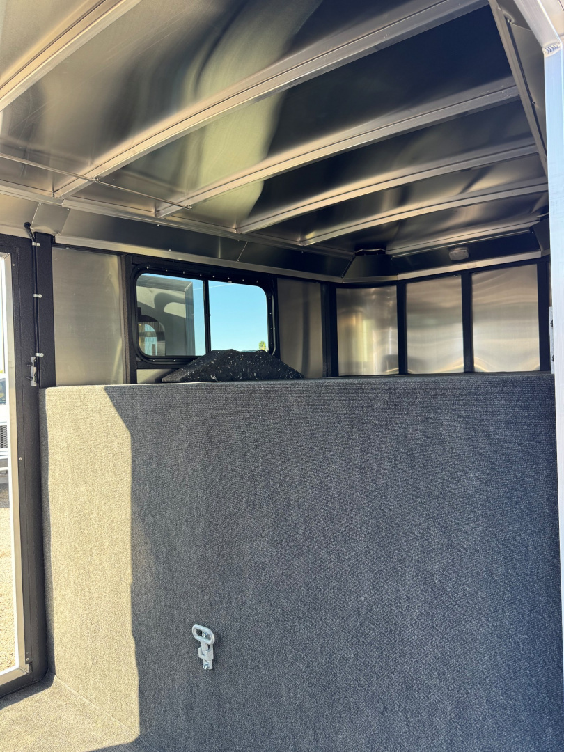 New 2026 Logan Coach 26' Stockman Combo-Dual Door