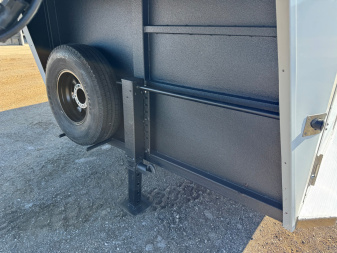 New 2026 Logan Coach 26' Stockman Combo-Dual Door