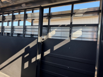 New 2026 Logan Coach 26' Stockman Combo-Dual Door