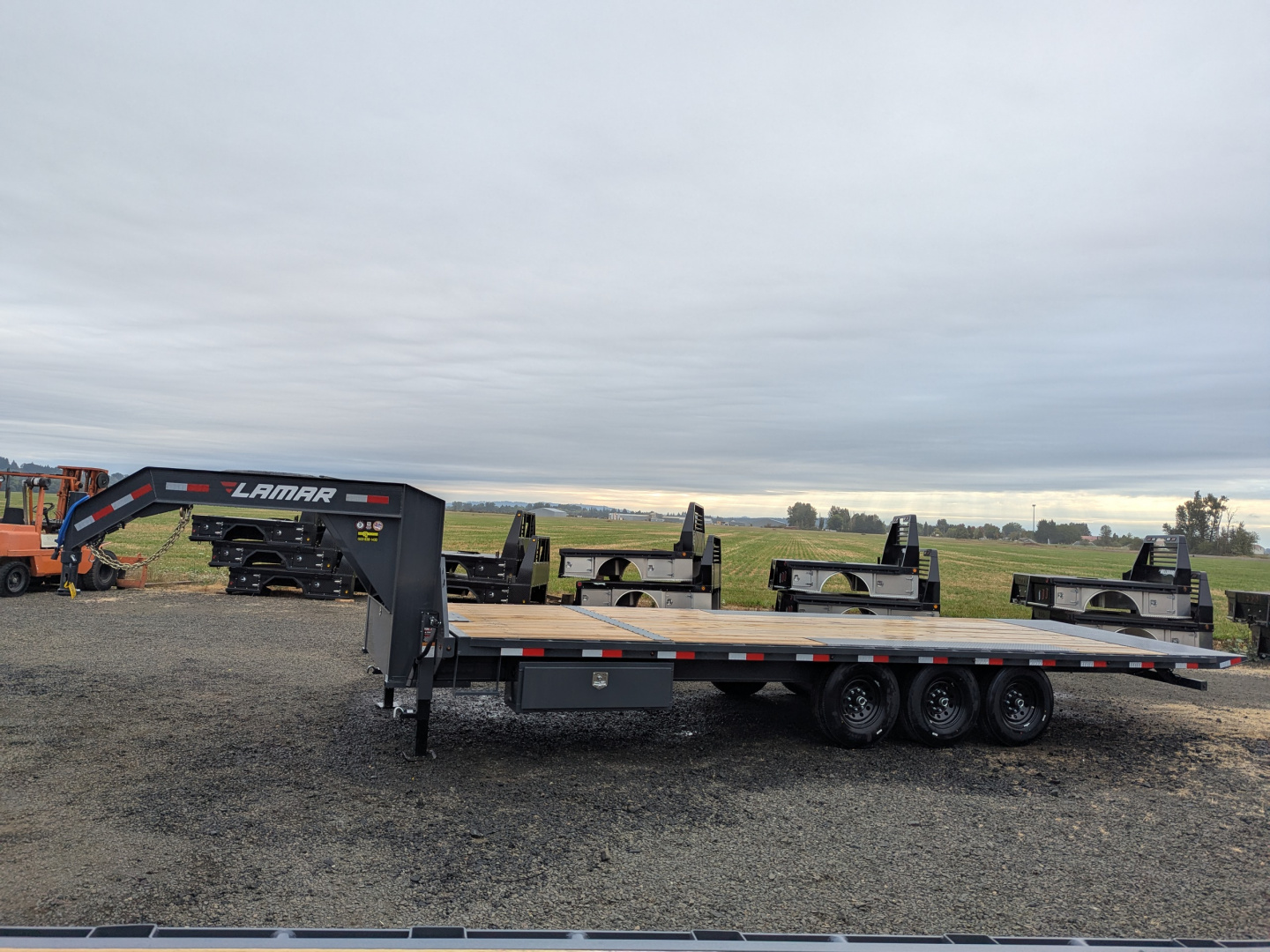 New 2026 Lamar Trailers 102X26/21K FULL TILT Trailer GOOSENECK