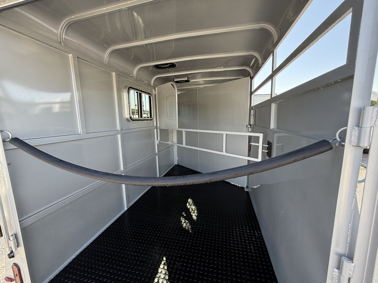 New 2026 Bee 2 Horse Durango Slant Load Horse Trailer