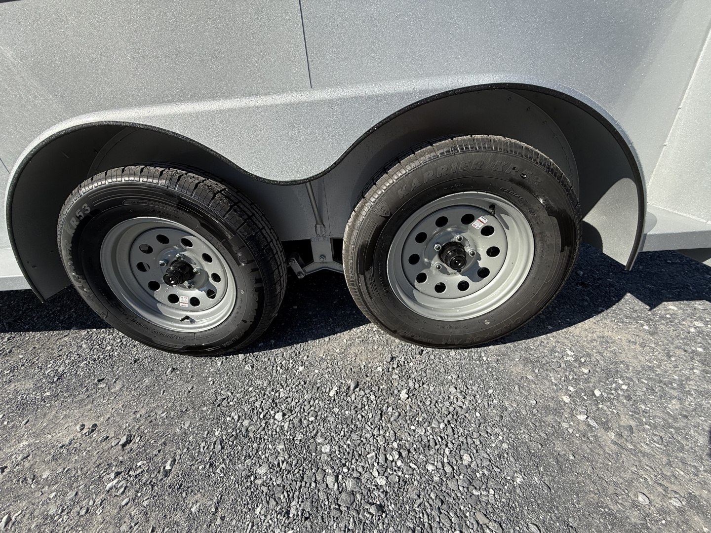 New 2026 Bee 2 Horse Durango Slant Load Horse Trailer