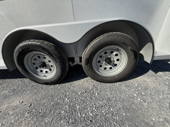 New 2026 Bee 2 Horse Durango Slant Load Horse Trailer