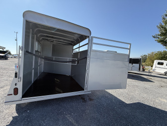 New 2026 Bee 2 Horse Durango Slant Load Horse Trailer