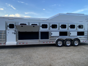 New 2026 Cimarron Norstar 8 Horse Trainer Trailer