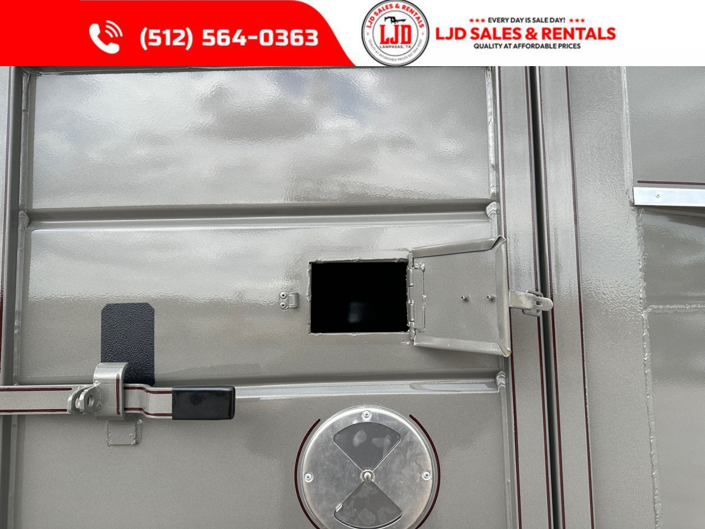 New 2026 CALICO - 28' Exotic Game Trailer - 14 Stalls - Bi Folds