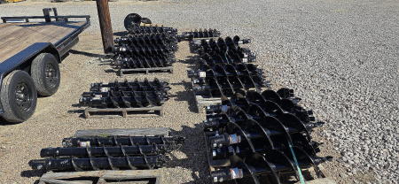 New 2026 CALICO - 28' Exotic Game Trailer - 14 Stalls - Bi Folds