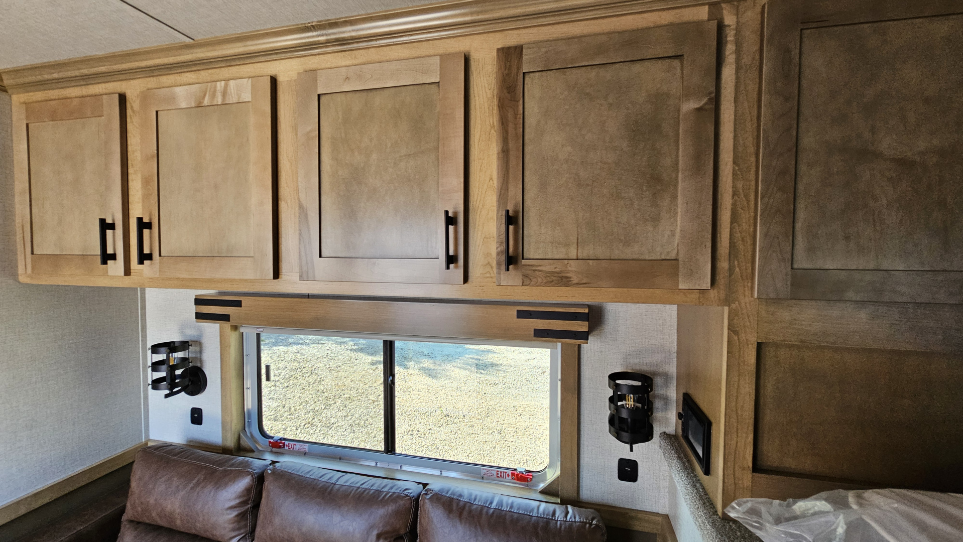 New 2026 Featherlite Trailers 9808 GOOSENECK 8.5X30 Horse Trailer