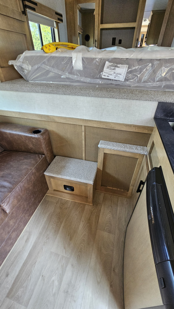 New 2026 Featherlite Trailers 9808 GOOSENECK 8.5X30 Horse Trailer