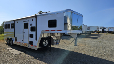 New 2026 Featherlite Trailers 8908 GOOSENECK 8.5X30 Horse Trailer