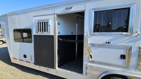 New 2026 Featherlite Trailers 9808 GOOSENECK 8.5X30 Horse Trailer