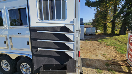 New 2026 Featherlite Trailers 9808 GOOSENECK 8.5X30 Horse Trailer