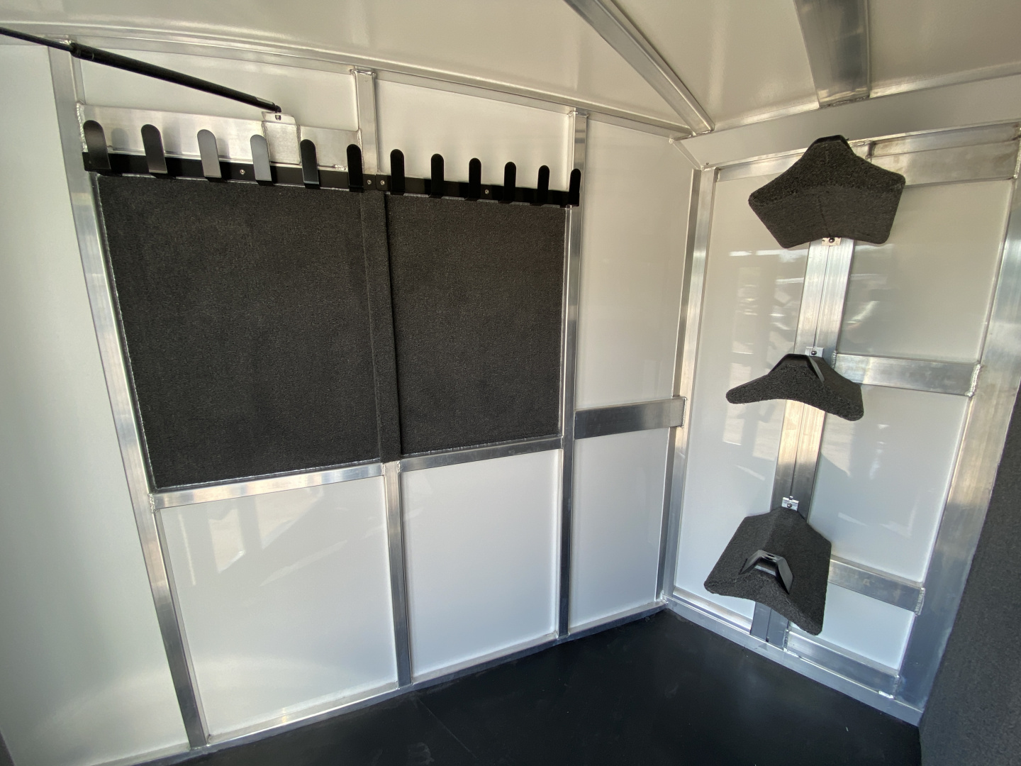 New 2026 Cimarron 6H Winstar Horse Trailer