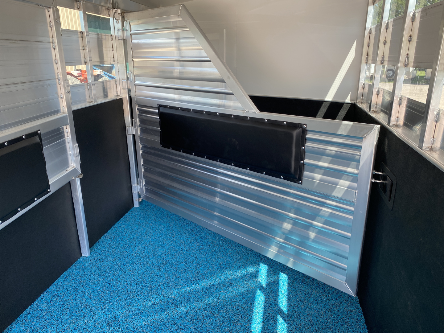 New 2026 Cimarron 6H Winstar Horse Trailer