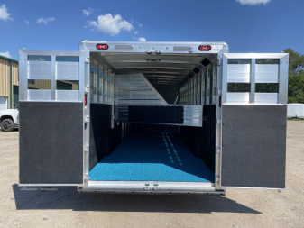 New 2026 Cimarron 6H Winstar Horse Trailer