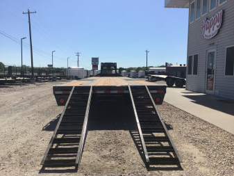 New 2026 PJ 102"x40' GN Low-Pro Flatbed w/ Duals - LD