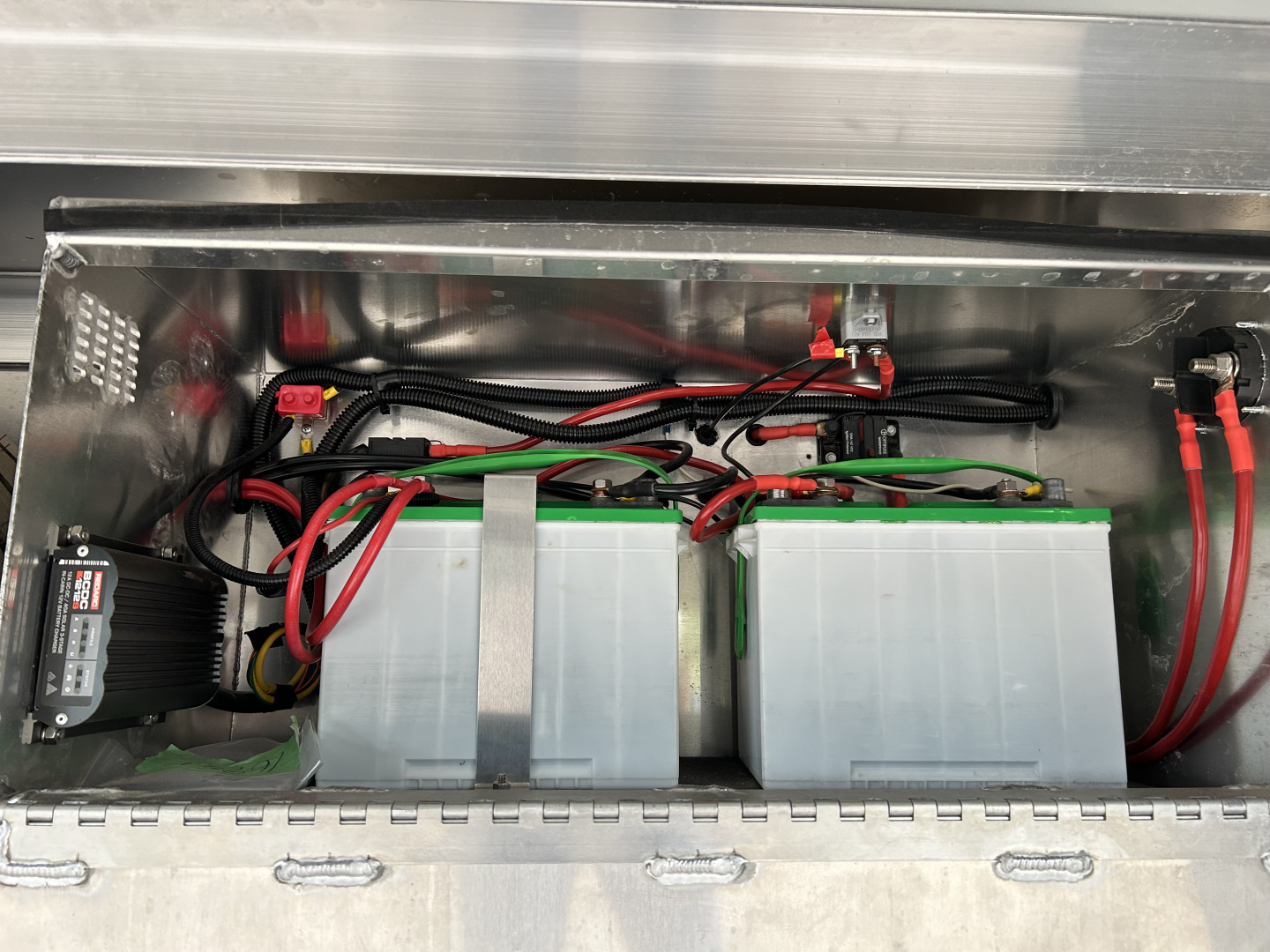 New 2025 Cimarron LQ 4 Horse Norstar w/ Signature Quarters