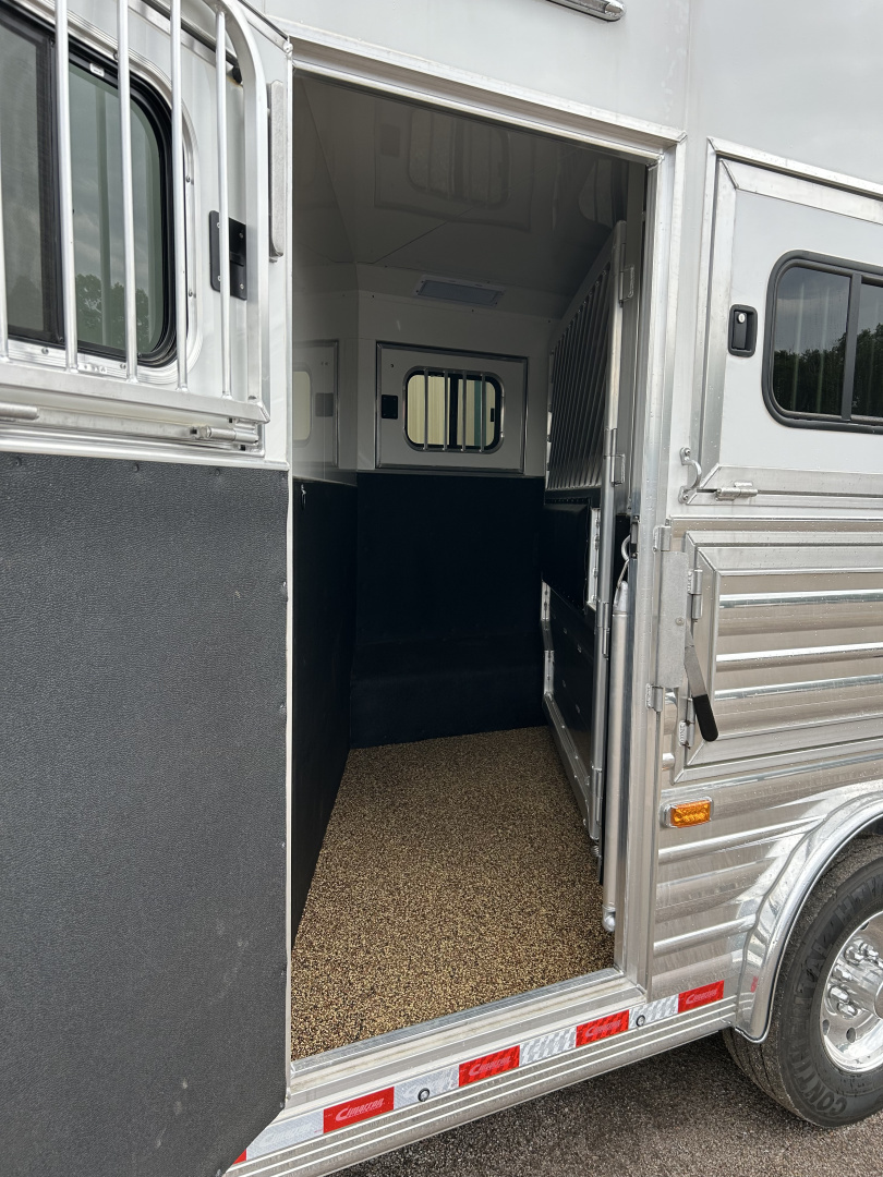 New 2025 Cimarron LQ 4 Horse Norstar w/ Signature Quarters