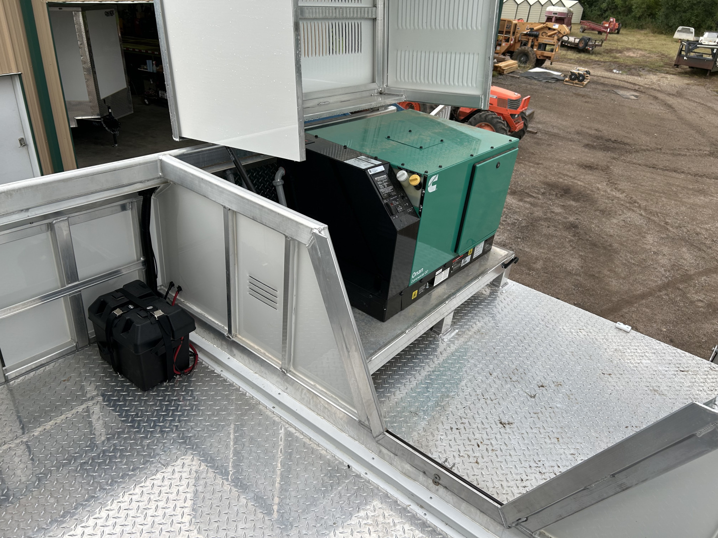 New 2025 Cimarron LQ 4 Horse Norstar w/ Signature Quarters