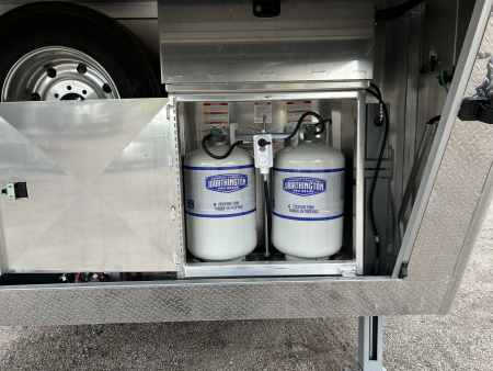 New 2025 Cimarron LQ 4 Horse Norstar w/ Signature Quarters