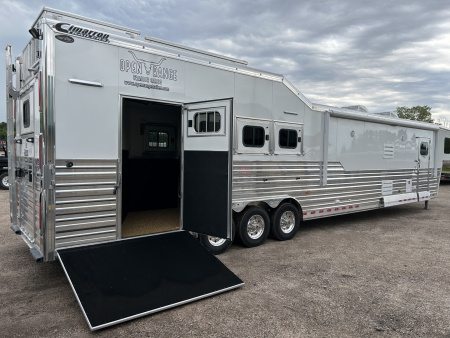 New 2025 Cimarron LQ 4 Horse Norstar w/ Signature Quarters