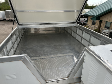 New 2025 Cimarron LQ 4 Horse Norstar w/ Signature Quarters