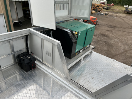 New 2025 Cimarron LQ 4 Horse Norstar w/ Signature Quarters