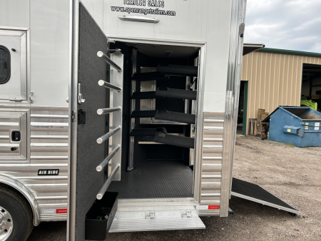 New 2025 Cimarron LQ 4 Horse Norstar w/ Signature Quarters