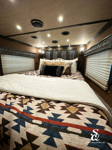 New 2025 Cimarron LQ 4 Horse Norstar w/ Signature Quarters