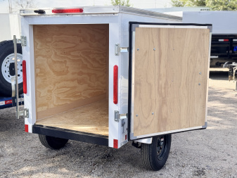 New 2025 Cross Trailers 4-6-1V Enclosed Barn Door