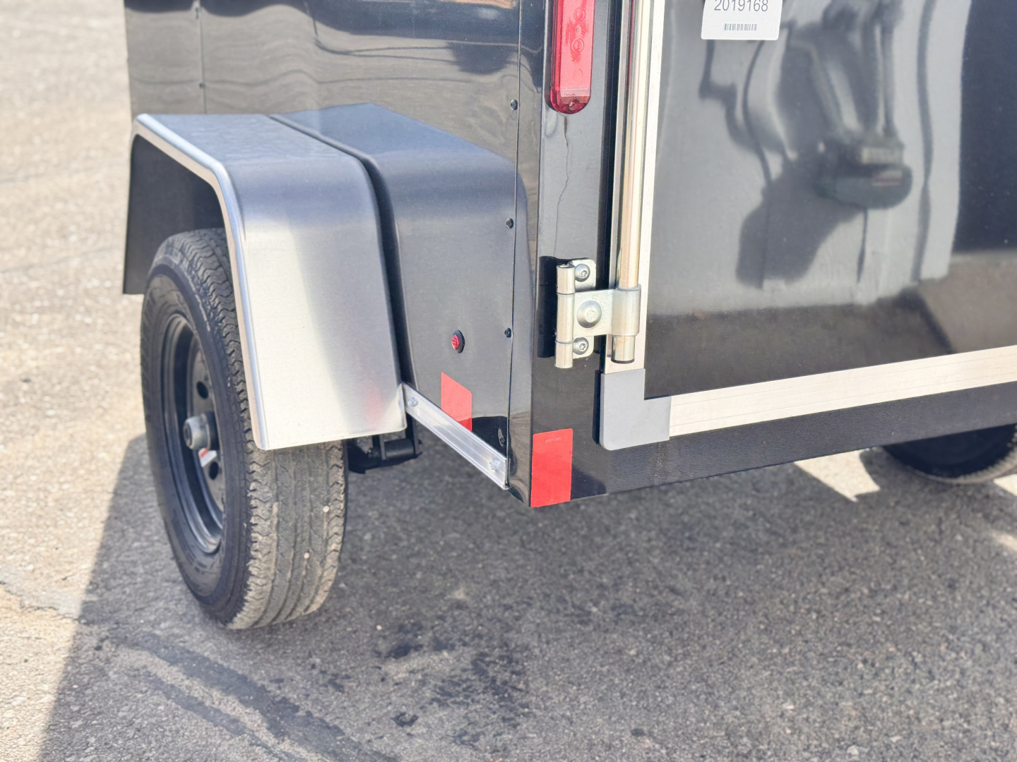 New 2025 Cross Trailers 4-6-1V Enclosed Barn Door