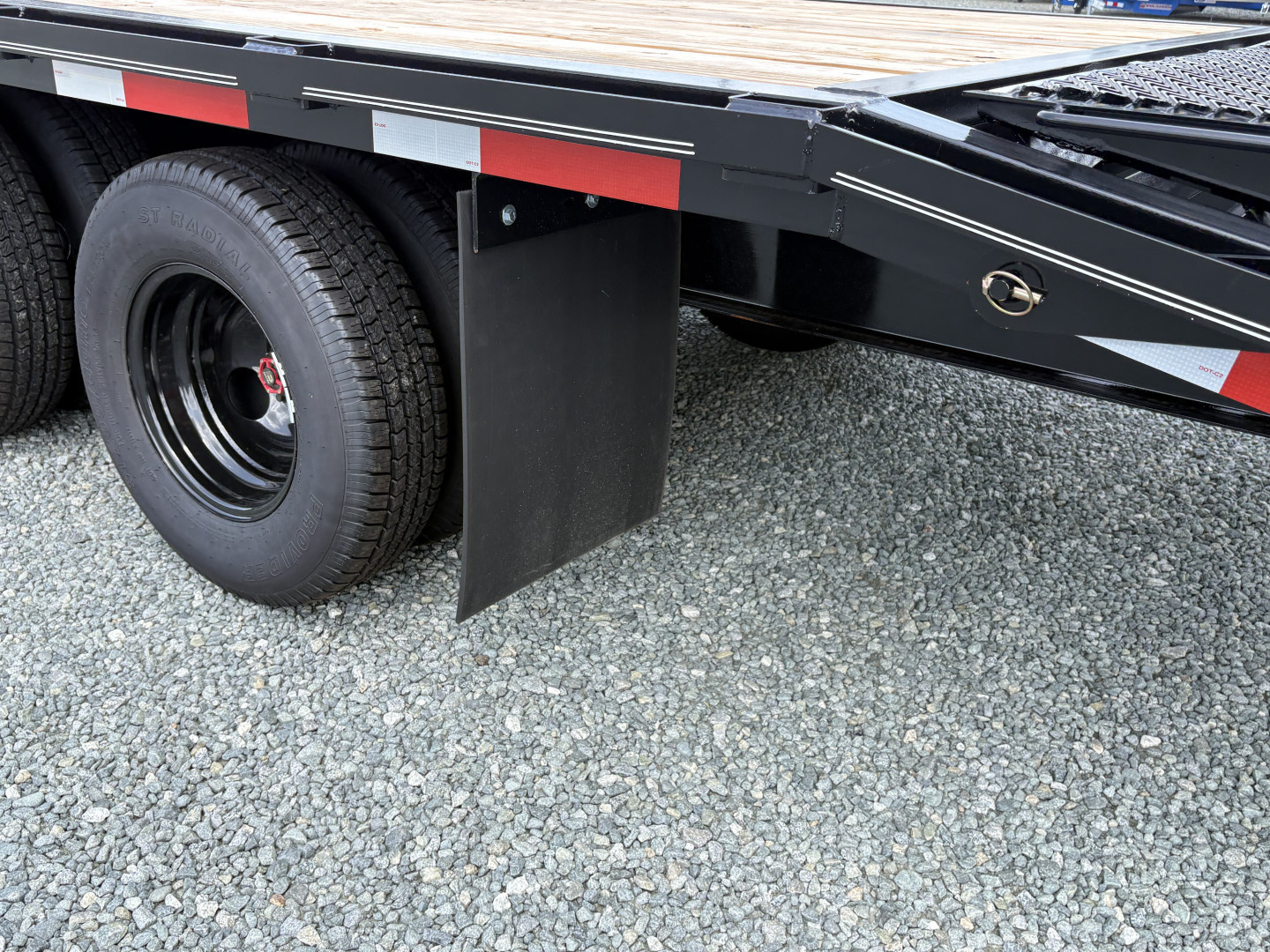 New 2025 Texas Bragg Trailers GN 35+5 20K Flatbed Trailer