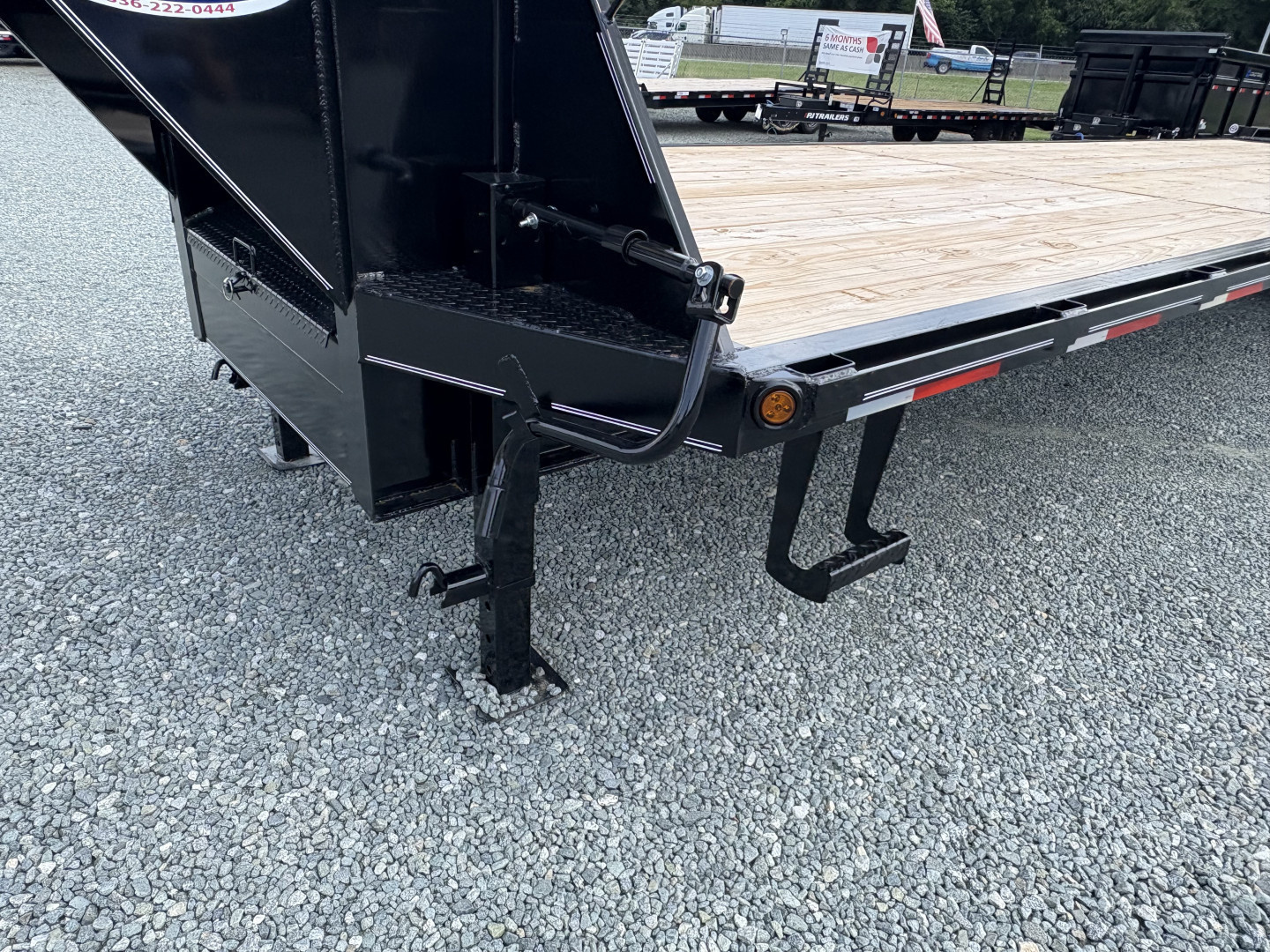 New 2025 Texas Bragg Trailers GN 35+5 20K Flatbed Trailer