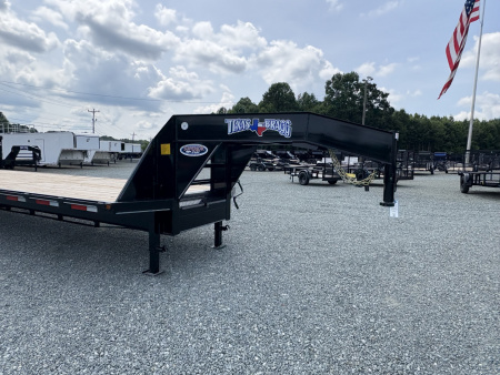 New 2025 Texas Bragg Trailers GN 35+5 20K Flatbed Trailer