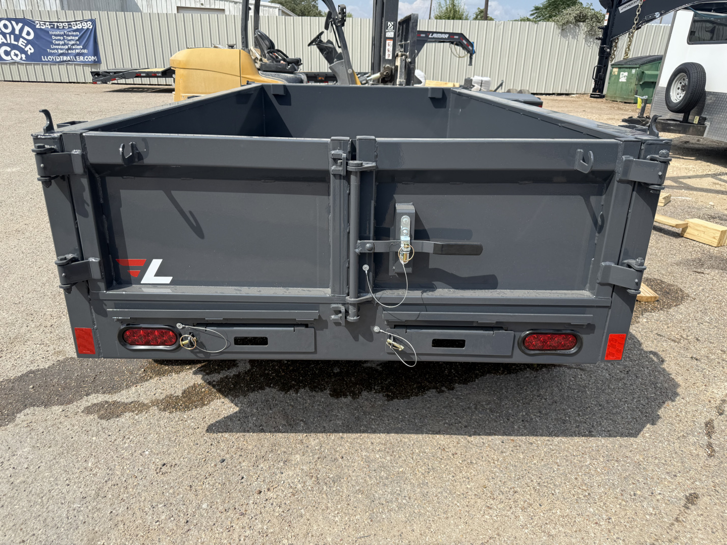New 2026 Lamar Trailers 7K 60"X10' Dump Trailer