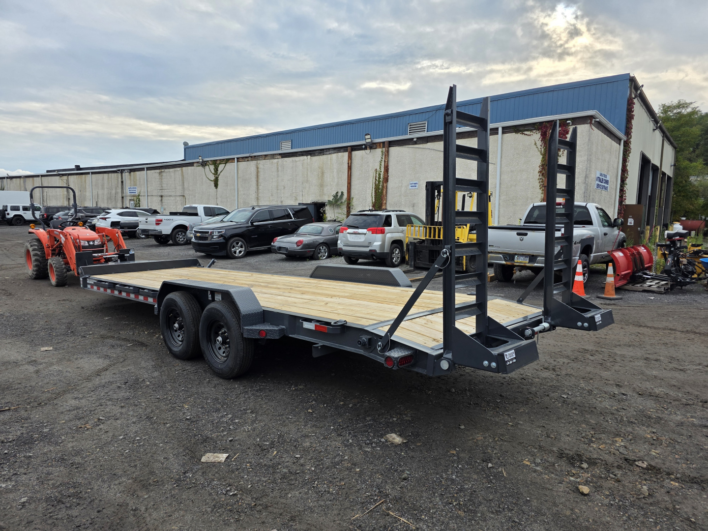 New 2026 Iron Bull EWB 7X24 14K - KNEE RAMPS Equipment Trailer