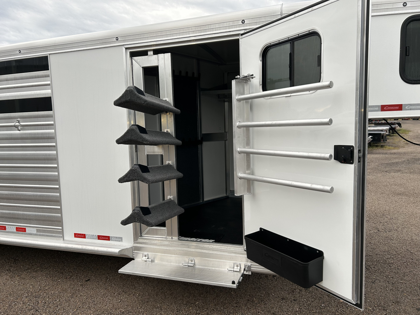 New 2026 Cimarron 5 Horse Winstar stock combo