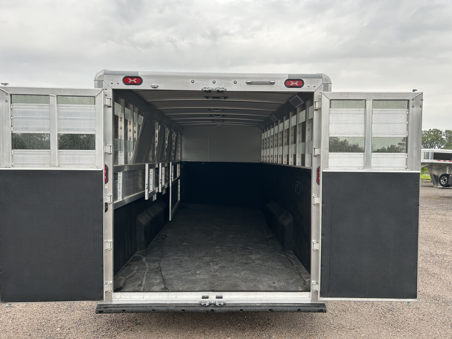 New 2026 Cimarron 5 Horse Winstar stock combo